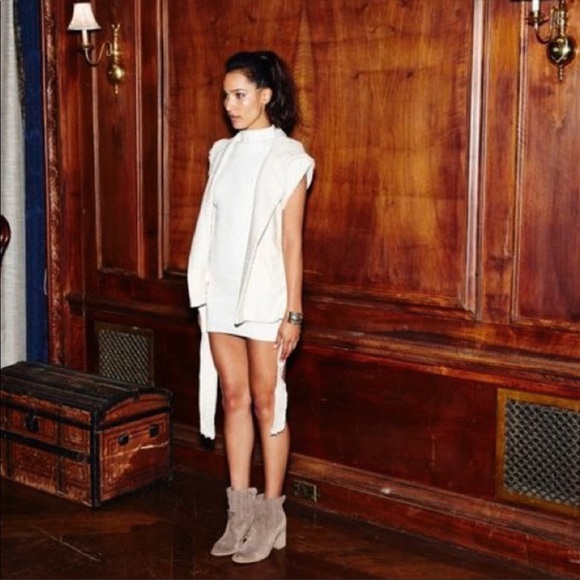 Whipstitched Slouchy Perforated Block Heel Booties - Picture 2 of 6